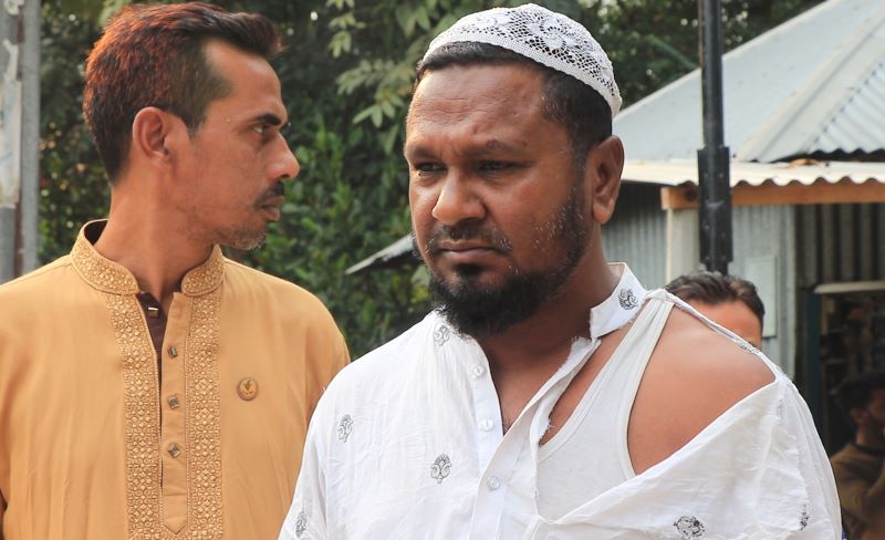 টেন্ডার কিনতে জামায়াত সমর্থকদের বাধা; তাঁতীদল নেতা ও সাংবাদিককে মারধরের অভিযোগ